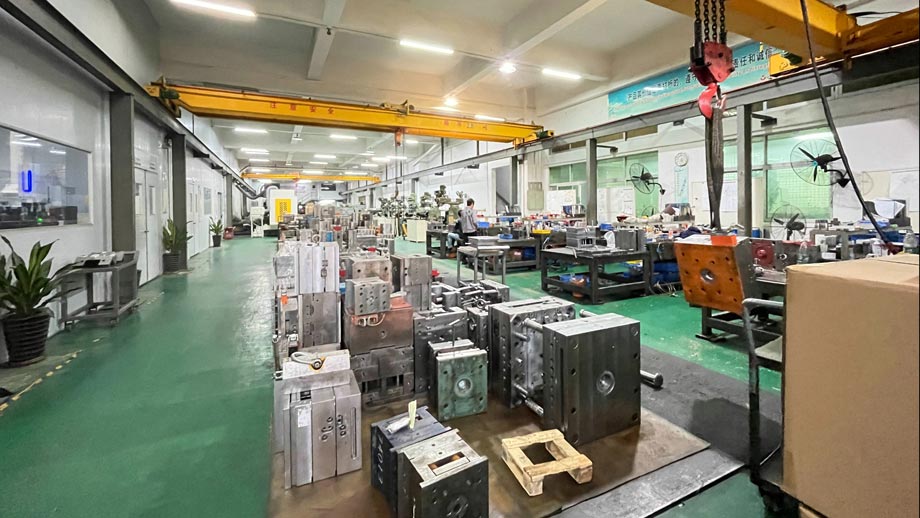 injection molding work shop